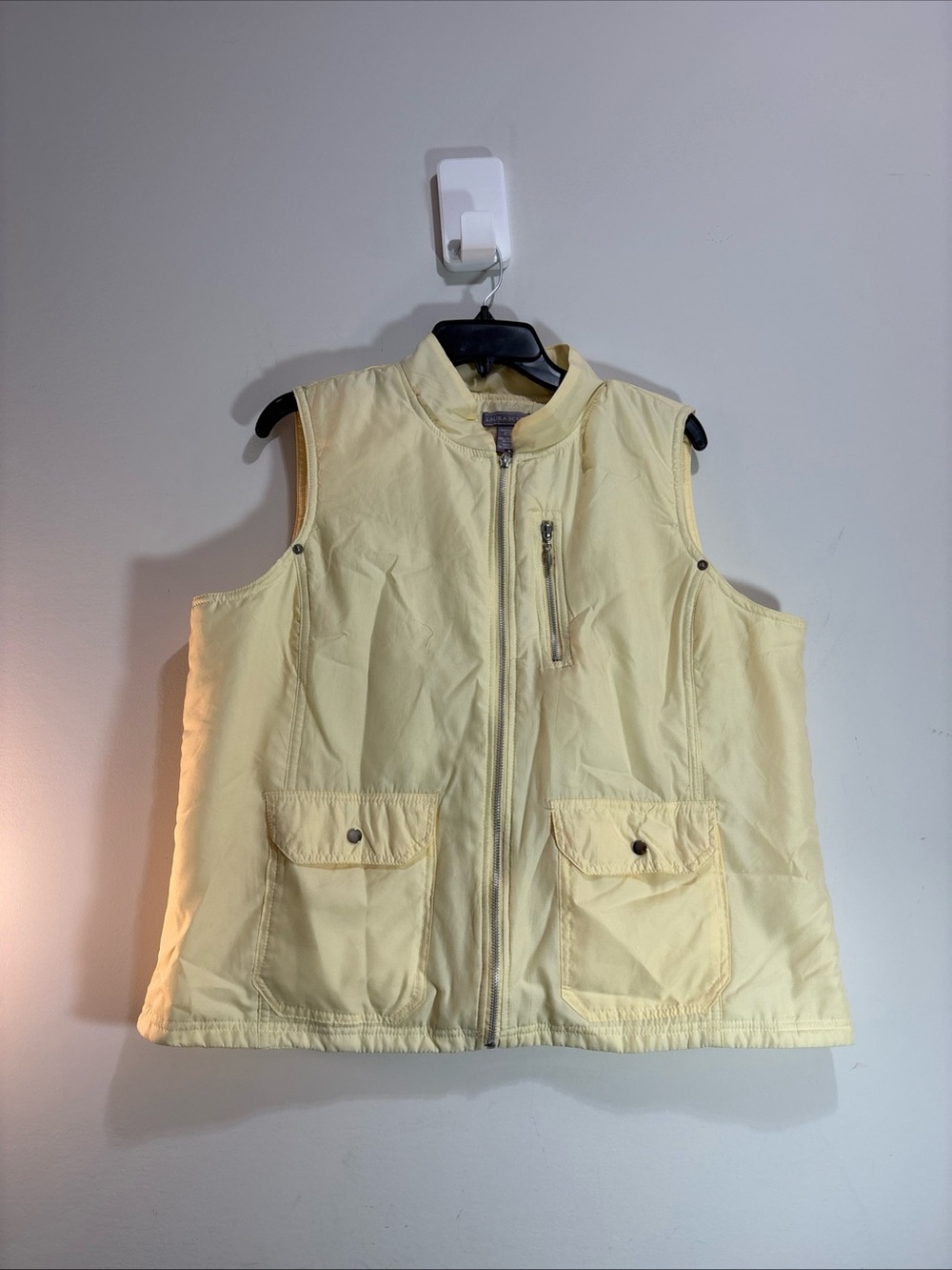 Laura Scott Sleeveless Puffer Vest - Light Yellow. 1437